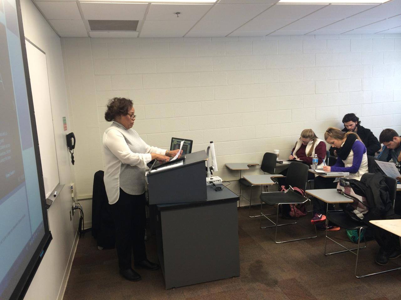 Wanda Turpin trains ODU Students