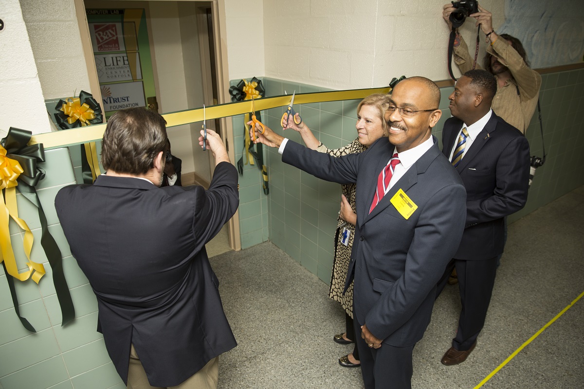 Ingleside Lab Ribbon Cutting LEC